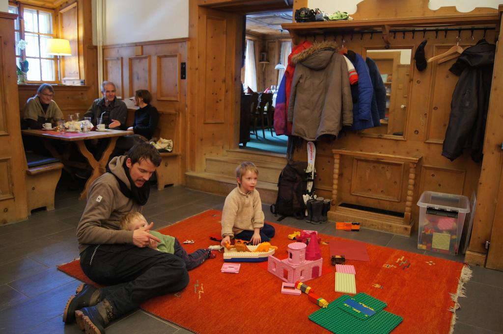 Hotel Weisses Kreuz Bergün Zewnętrze zdjęcie