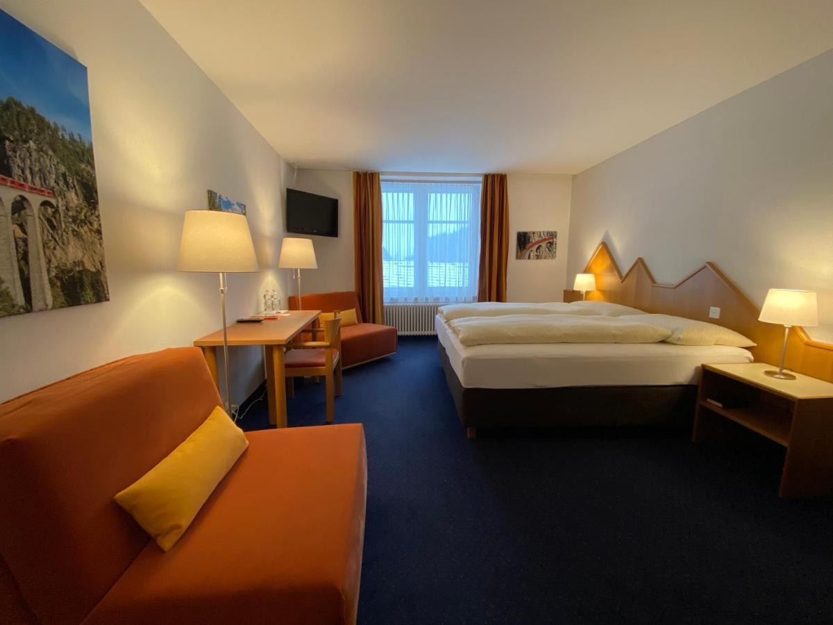 Hotel Weisses Kreuz Bergün Zewnętrze zdjęcie