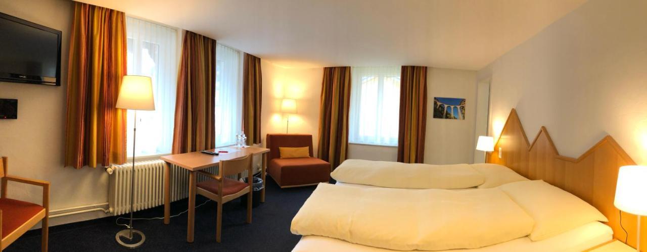 Hotel Weisses Kreuz Bergün Zewnętrze zdjęcie
