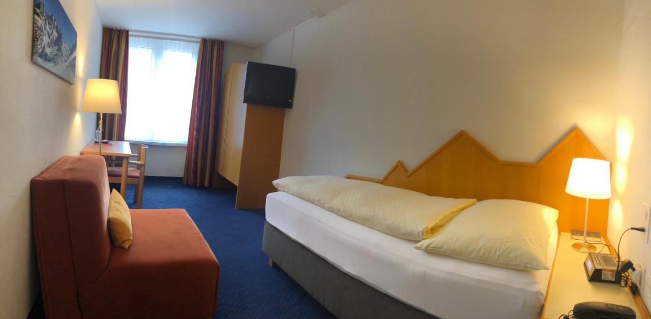 Hotel Weisses Kreuz Bergün Zewnętrze zdjęcie