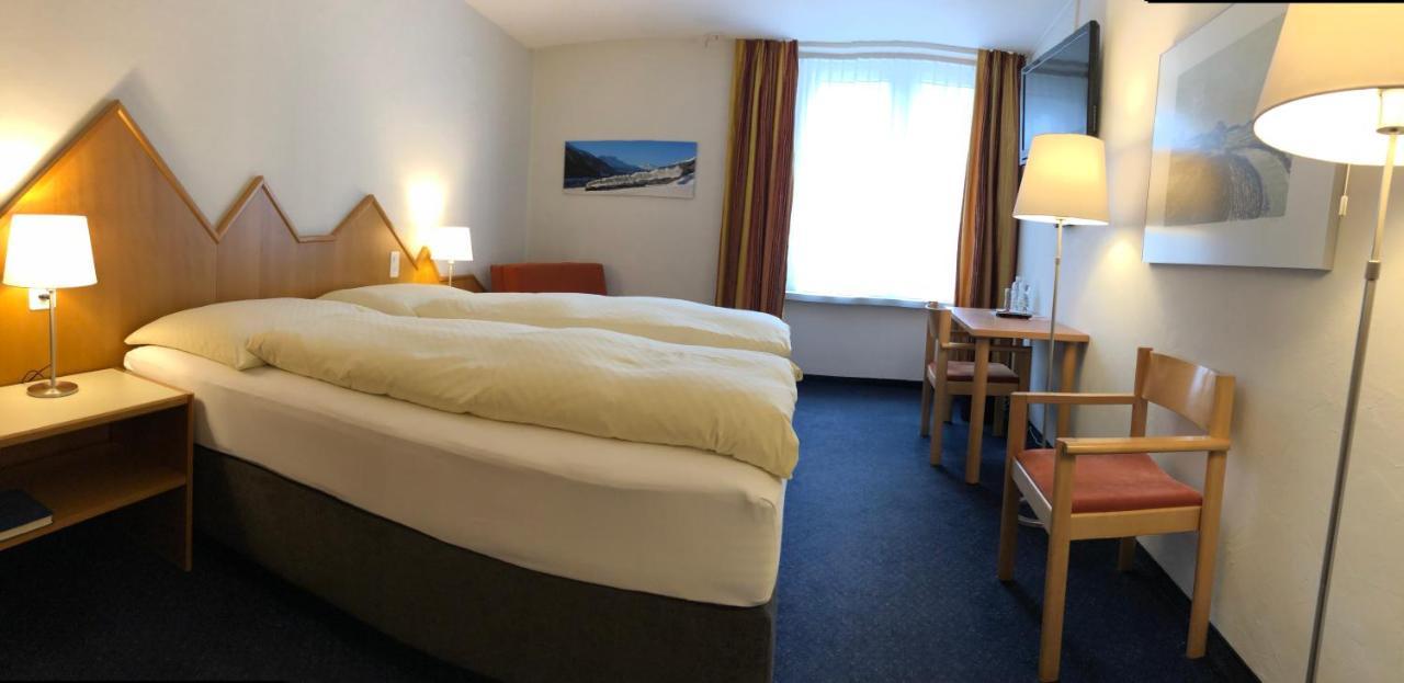 Hotel Weisses Kreuz Bergün Zewnętrze zdjęcie