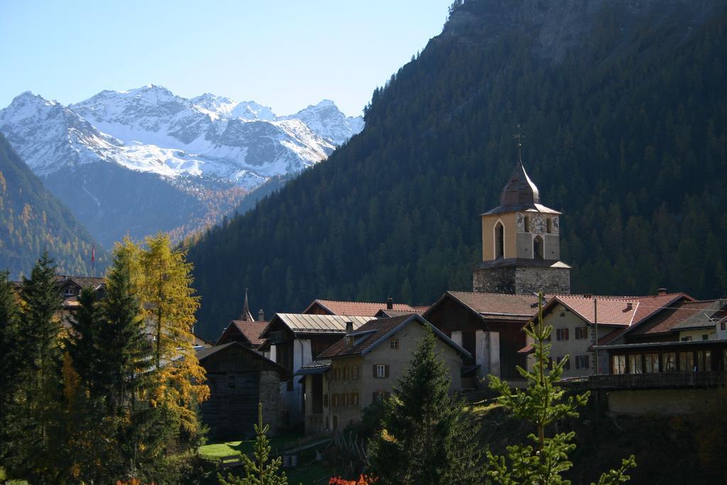 Hotel Weisses Kreuz Bergün Zewnętrze zdjęcie